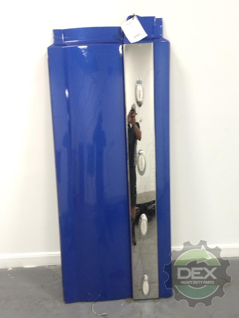 Volvo VNL LH middle chassis fairing OEM 20982638