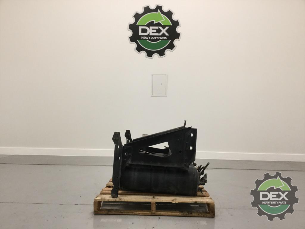 Volvo VNL steel battery box with x3 steel air tanks OEM 21043167D55