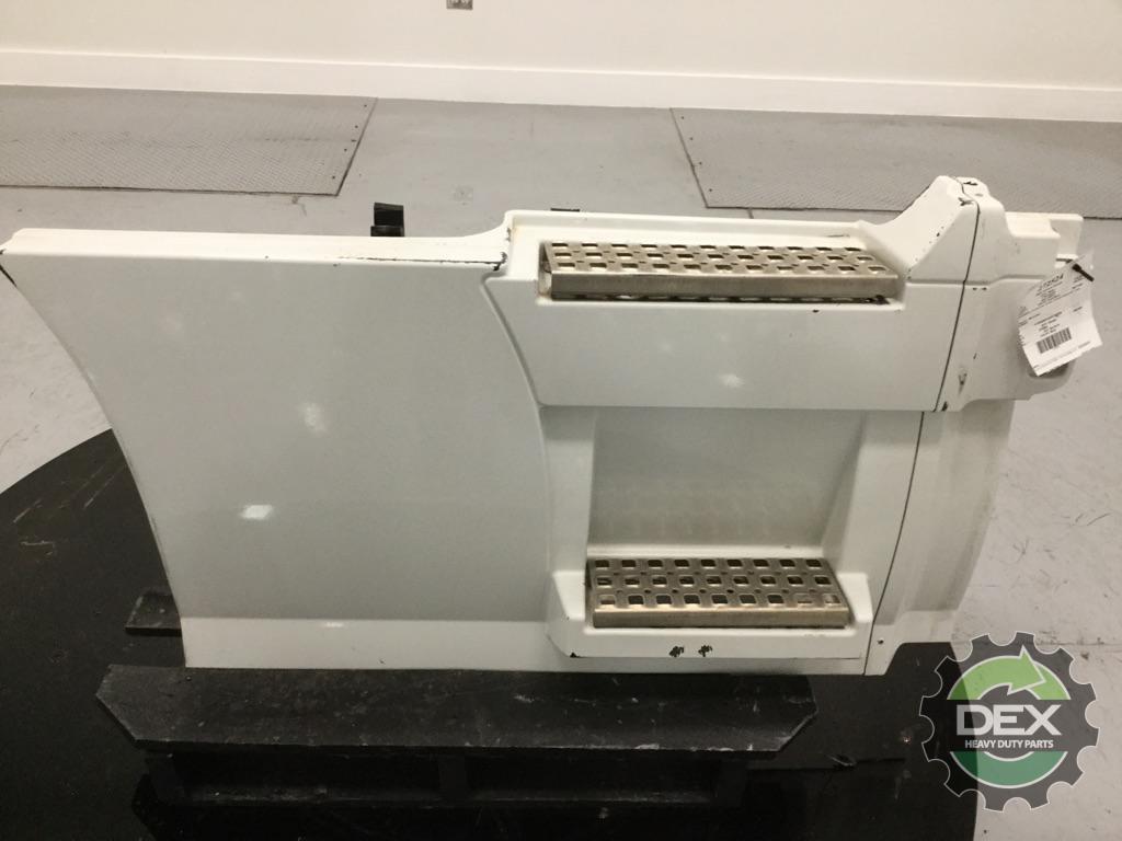 Volvo VNL RH Rear Chassis fairing with steps 52" OEM