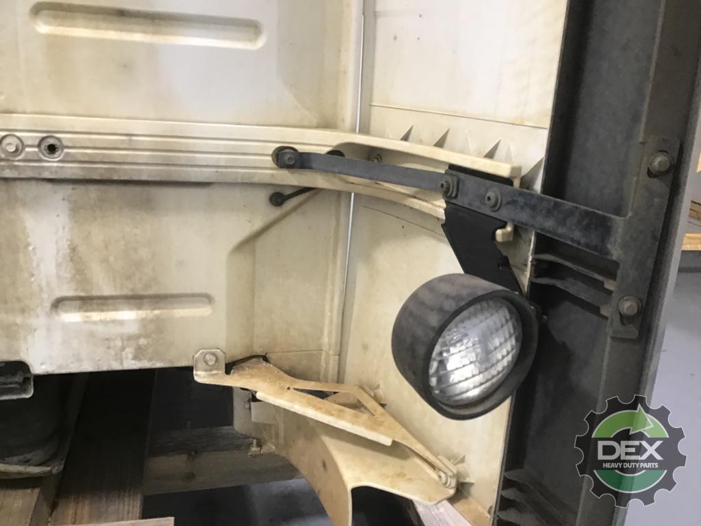 Volvo VNM groomed Daycab OEM 21134493D32