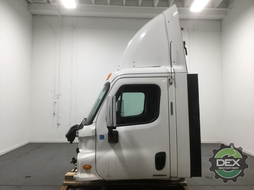 Freightliner Cascadia groomed day cab OEM