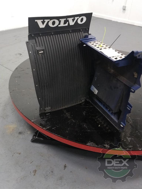 Volvo VNL LH rear chassis fairing with steps OEM 82487055D1