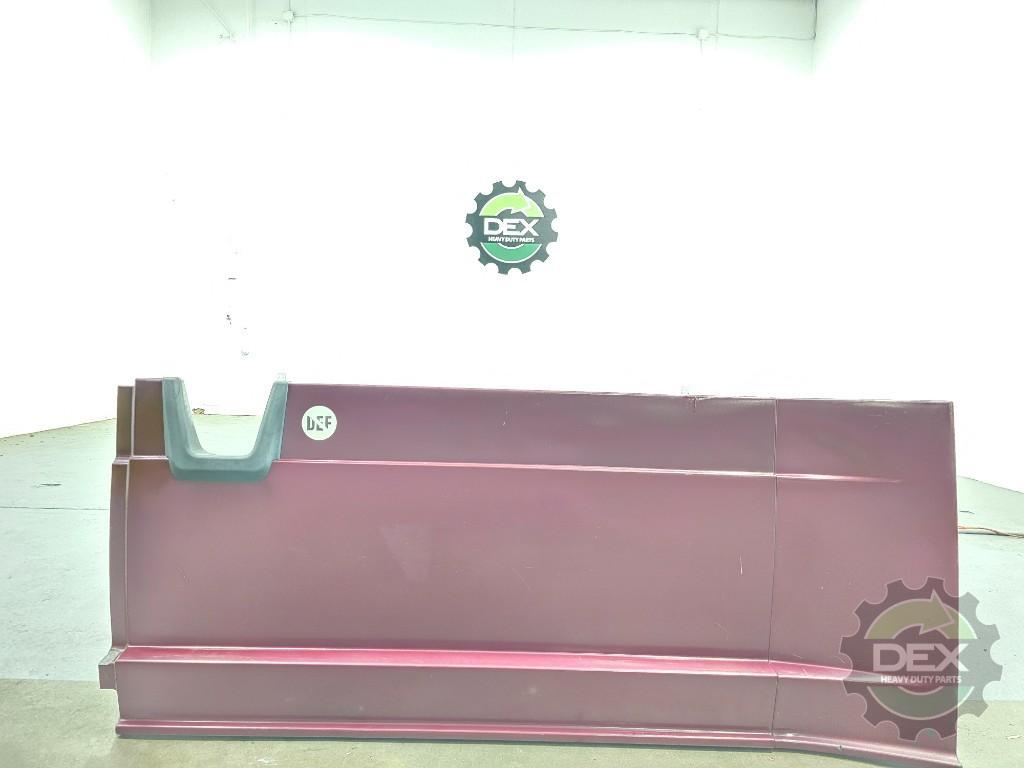 Freightliner Cascadia RH middle / rear chassis fairing OEM