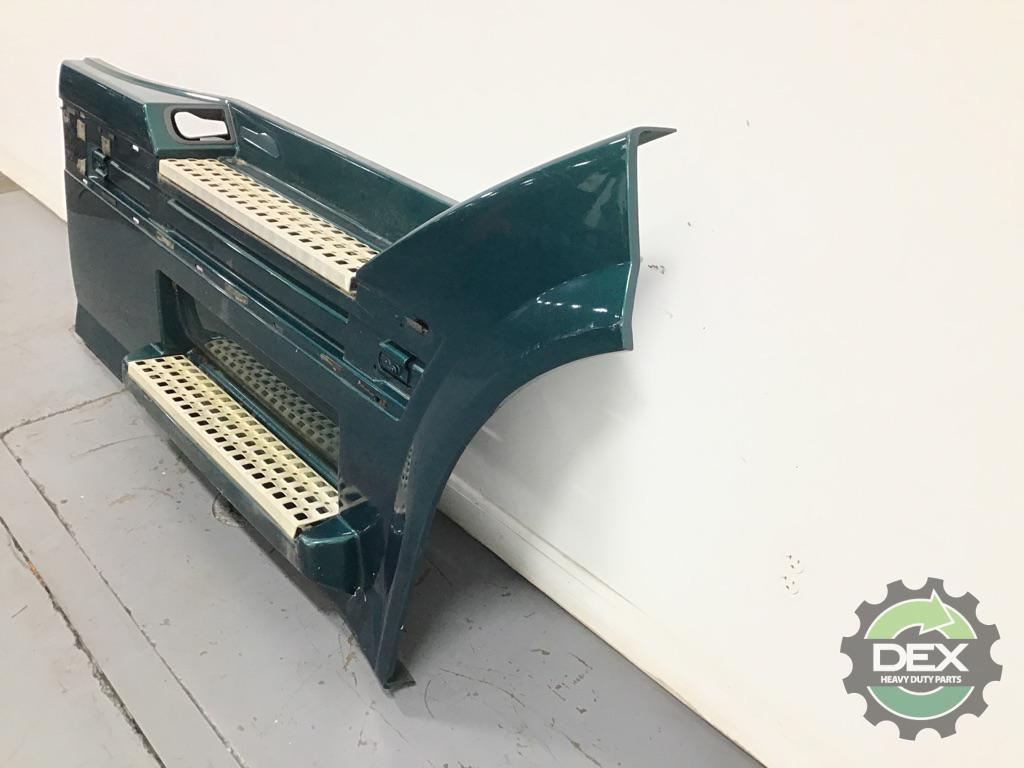 Volvo VNL small wheel opening RH front chassis fairing with steps