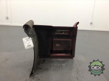 Volvo VNL LH rear chassis fairing OEM 20500498D2