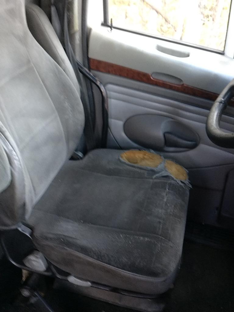 Complete KW T2000 groomed sleeper cab OEM - Second Truck Parts