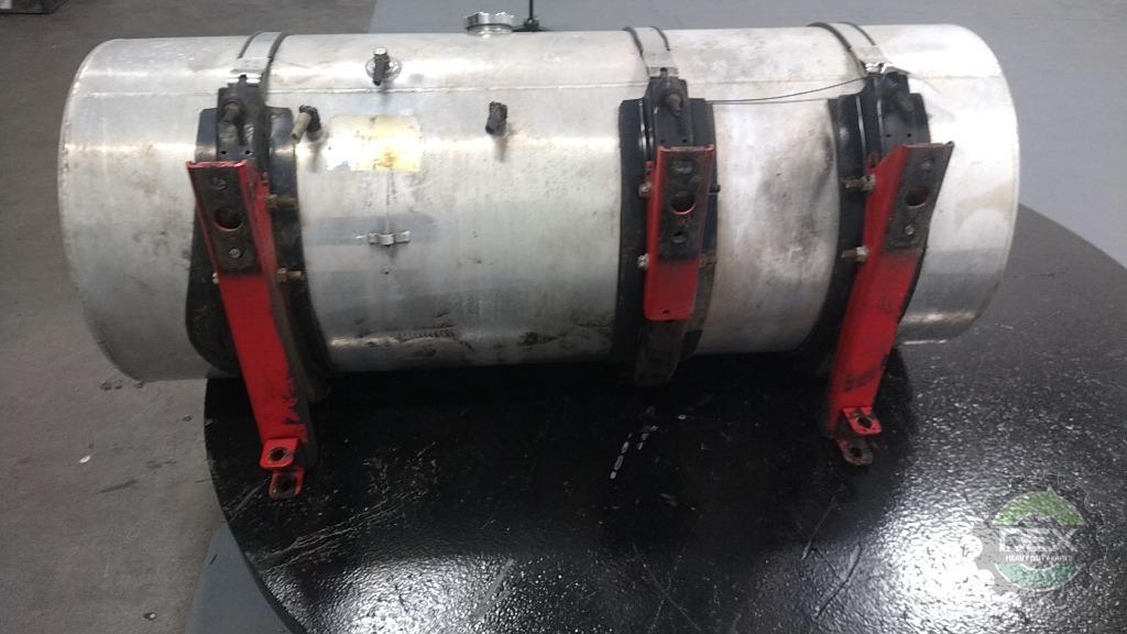 International 140 gallon  polished aluminum fuel tank OEM 3748677C93