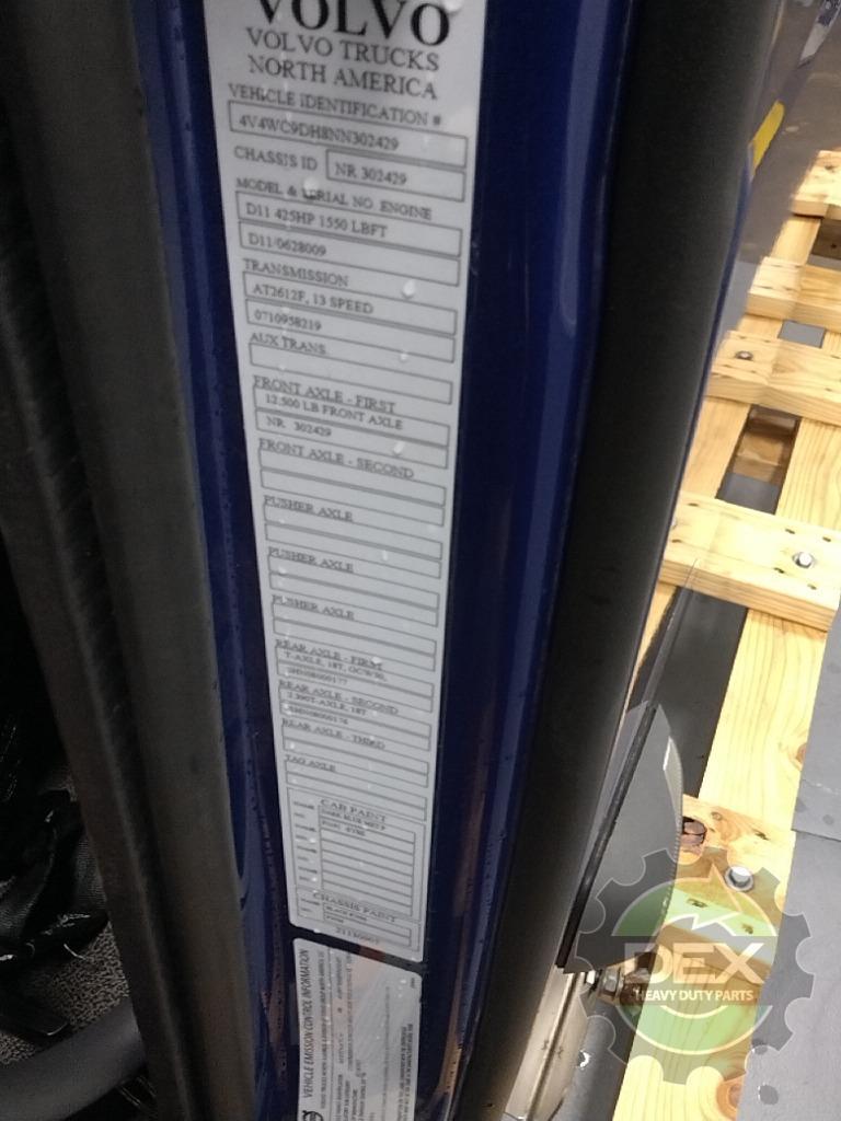 Volvo VNR640 complete groomed sleeper cab OEM 78517020D1