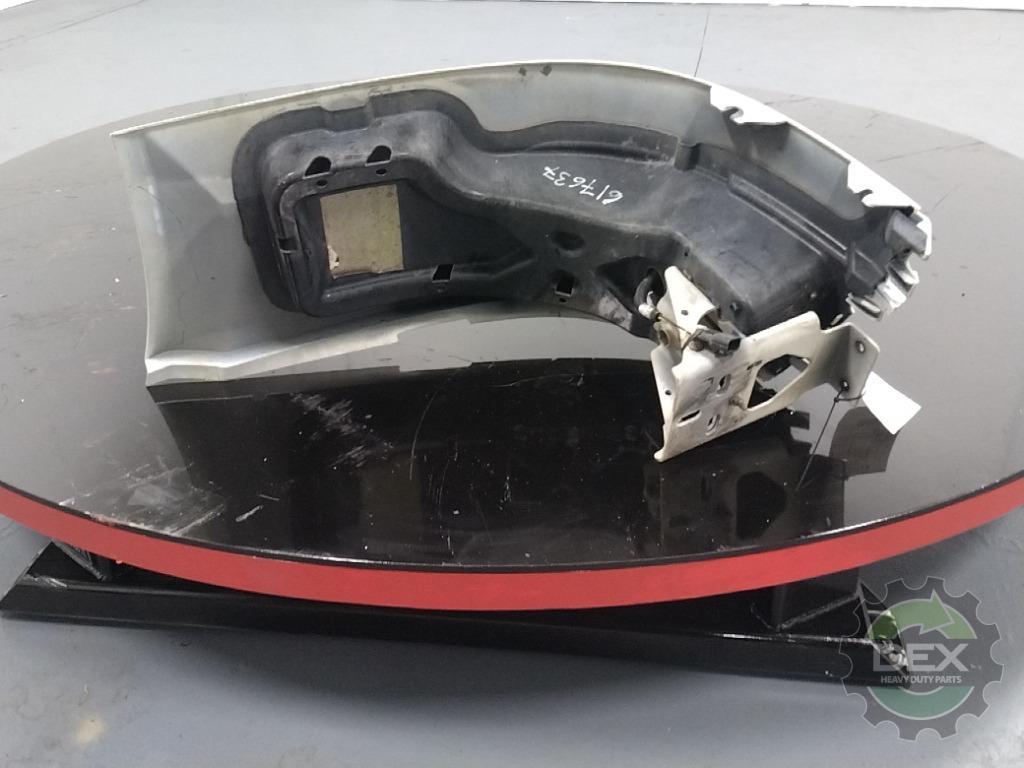 Volvo VNL RH bumper corner with fog lights OEM 82721512D1