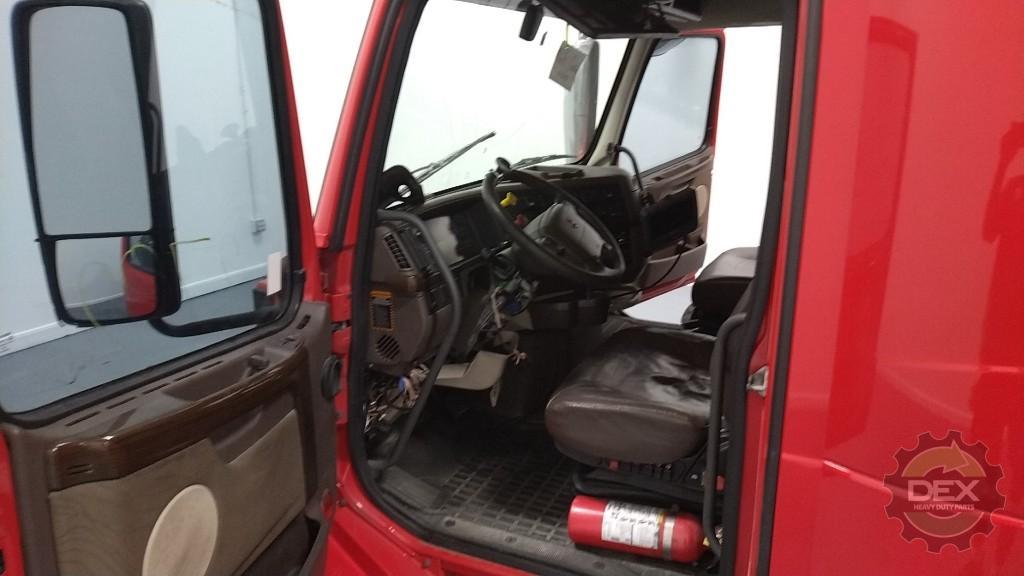 Volvo VNL730 sleeper cab OEM 82660505