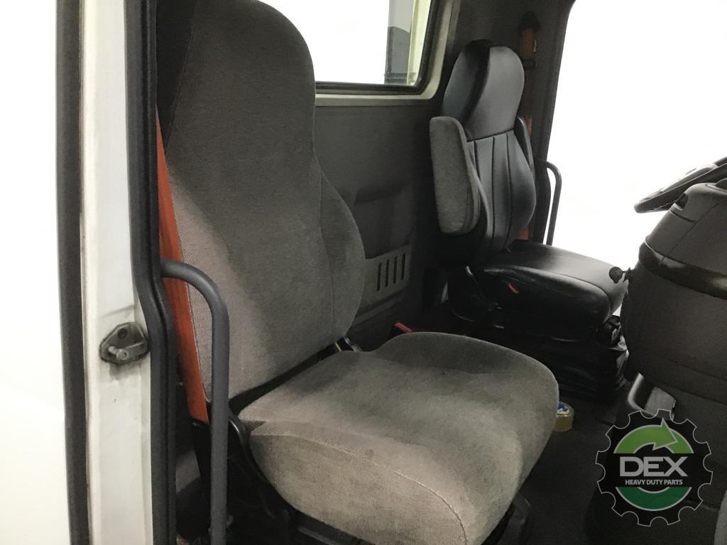 Volvo VNM groomed Daycab OEM 21134493D32