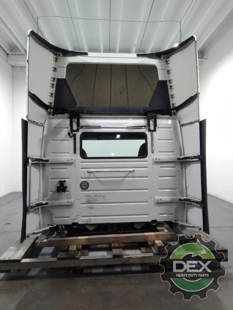 Volvo VNM groomed Daycab OEM 21134493D18