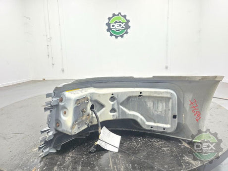 Volvo VNL RH bumper corner with fog lights OEM 82721512