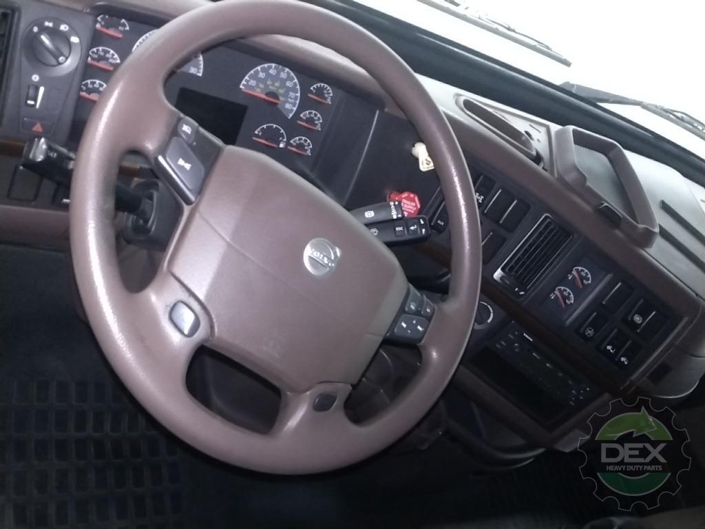 Volvo VNL780 sleeper cab OEM 20801803