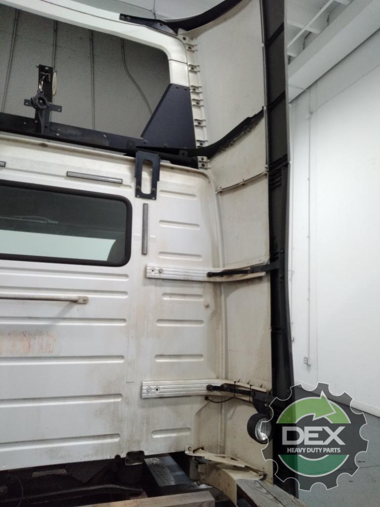 Volvo VNM groomed Daycab OEM 21134493D21