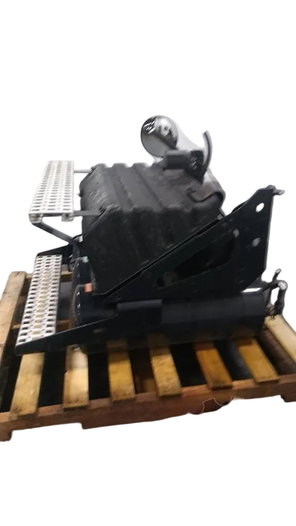Volvo Frame mounted battery box OEM 21043167 - Second Truck Parts