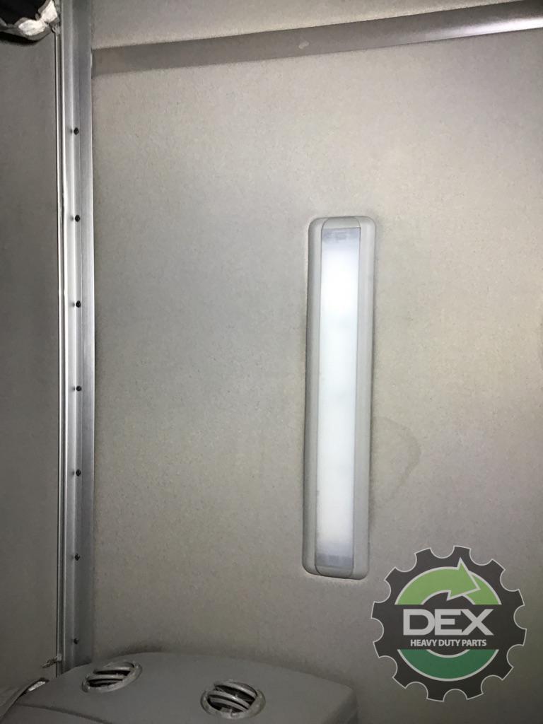 Volvo VNL670 complete groomed sleeper cab OEM 20413812D14