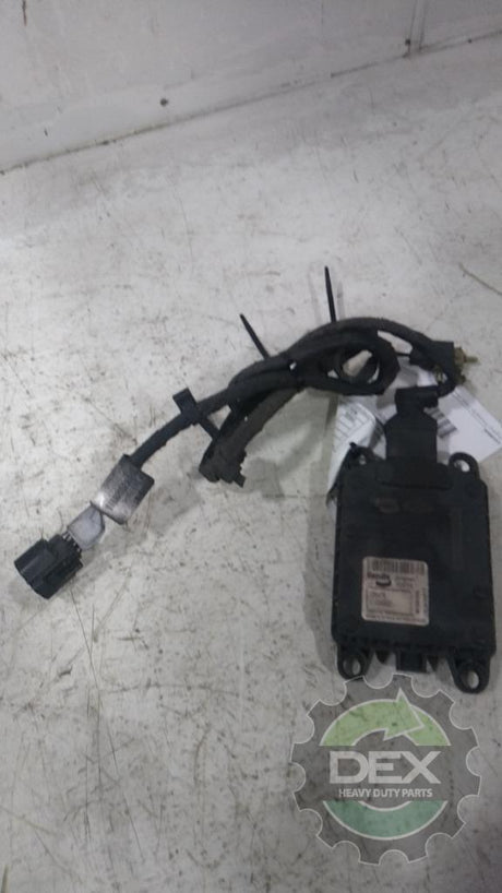Bendix Lane avoidance front bumper sensor / antenna OEM 22554776D1