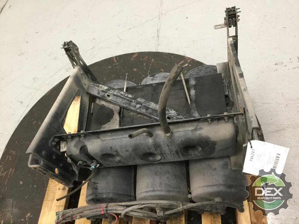 Volvo VNL steel battery box with x3 steel air tanks OEM 21043167D44