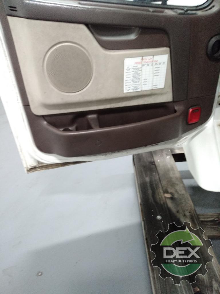 Volvo VNM groomed Daycab OEM 21134493D16