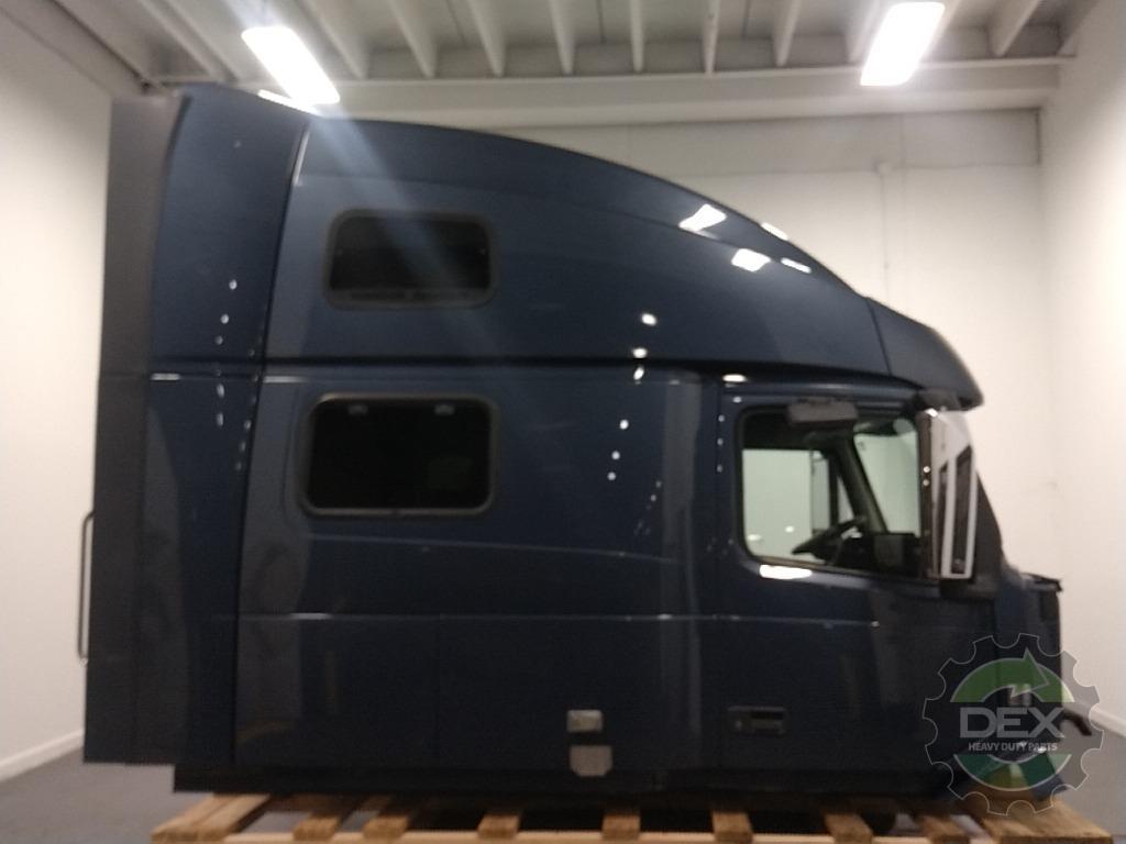 Volvo VNL780 sleeper cab OEM 20801803