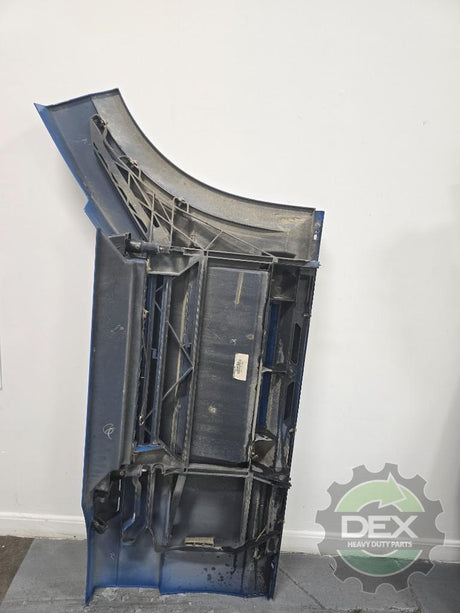 Volvo VNL LH front chassis fairing with steps OEM 82487576D4