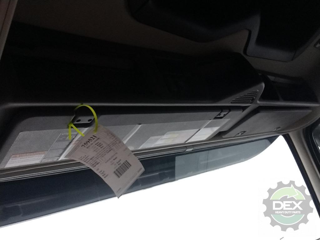 Volvo VNL780 sleeper cab OEM 20801803