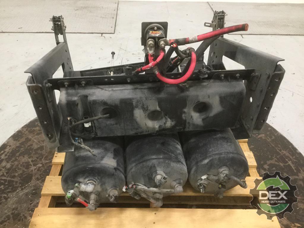 Volvo VNL steel battery box with x3 air tanks 2x 21183543 OEM