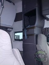 Volvo VNL780 sleeper cab OEM 20801803