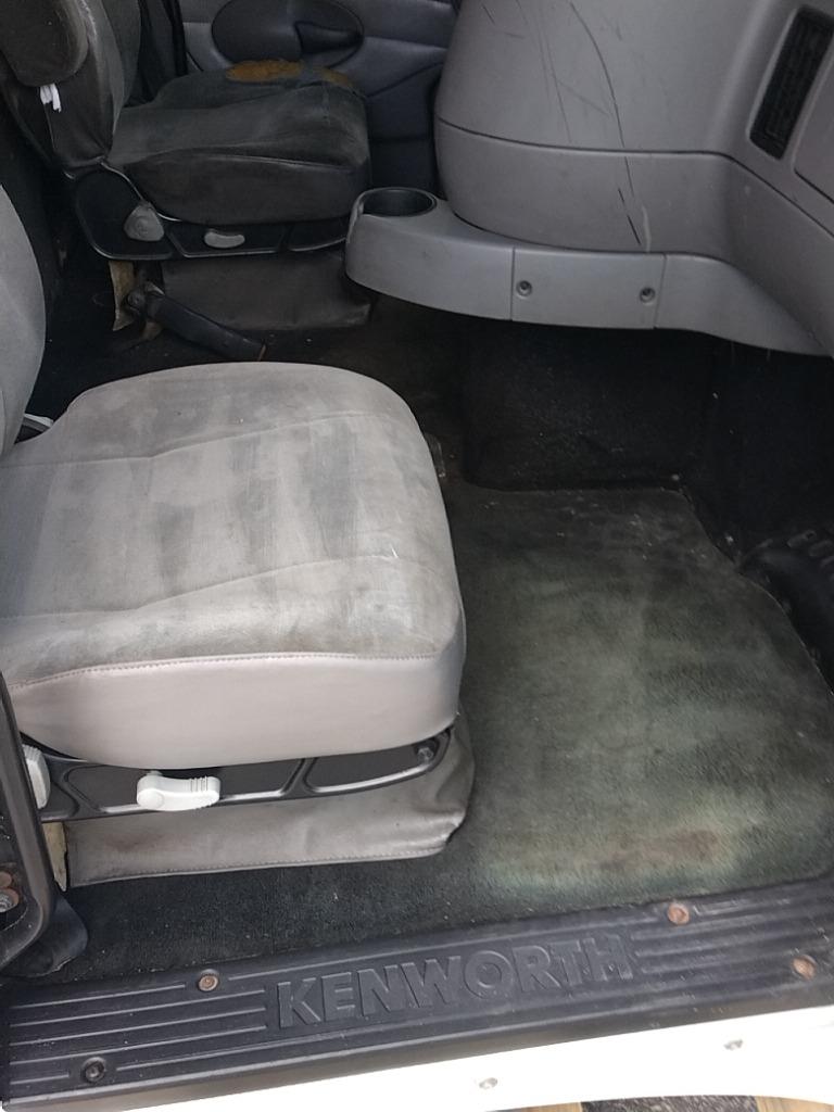 Complete KW T2000 groomed sleeper cab OEM - Second Truck Parts