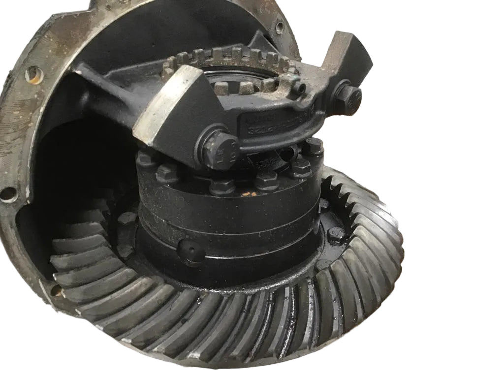 Meritor RS23 rear axle carrier OEM 8235-A13200P1706293 - Second Truck Parts