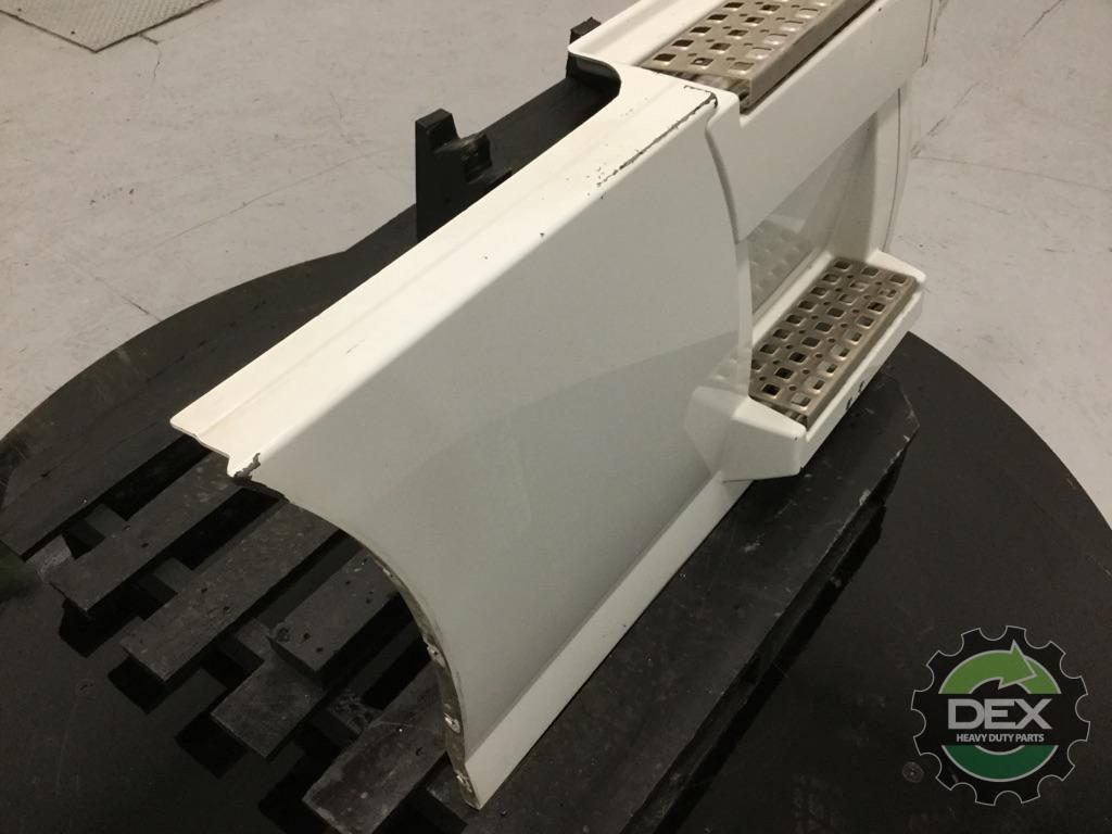 Volvo VNL RH Rear Chassis fairing with steps 52" OEM