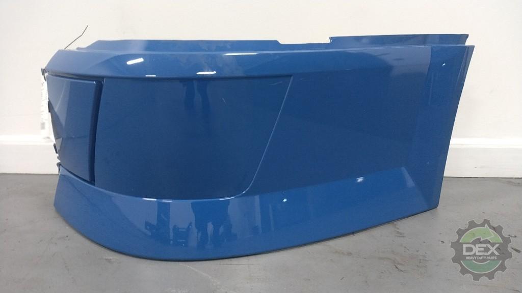 Volvo VNL version 2 LH bumper corner OEM 82721514D1