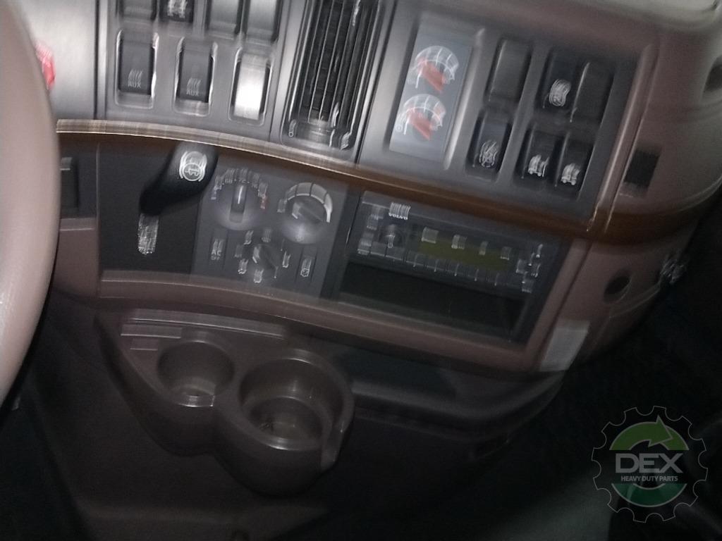 Volvo VNL780 sleeper cab OEM 20801803