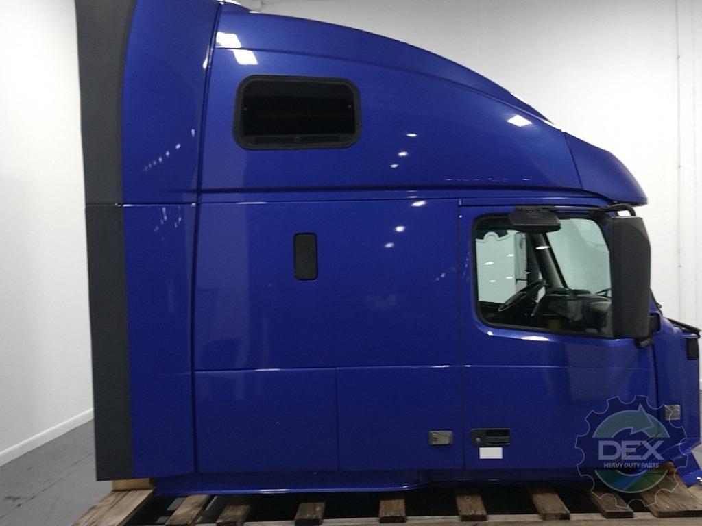 Volvo VNL670 groomed cab OEM 20413813