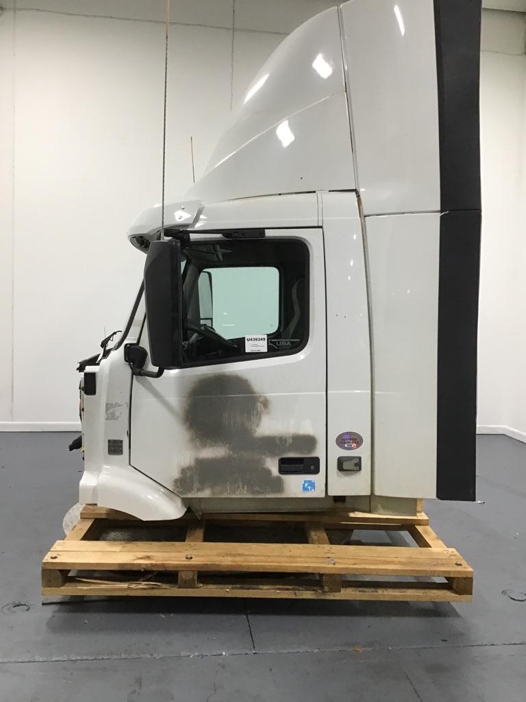 Volvo VNM groomed Daycab OEM 21134493D40