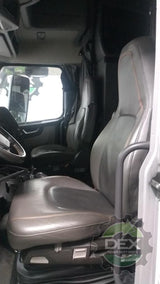 Volvo VNL860 groomed sleeper cab OEM 84749398