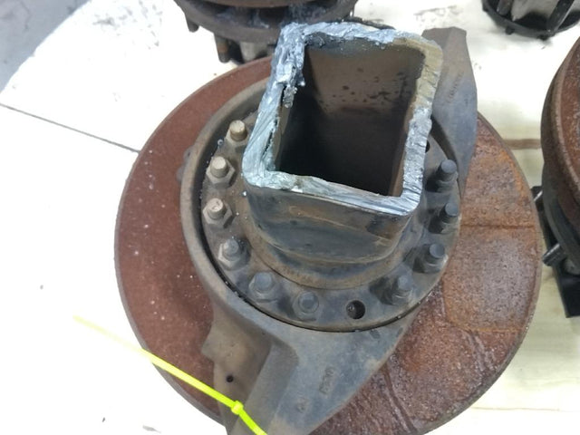 Meritor RH MT-40-14X front rear axle hub and spindle cutoff OEM - Second Truck Parts