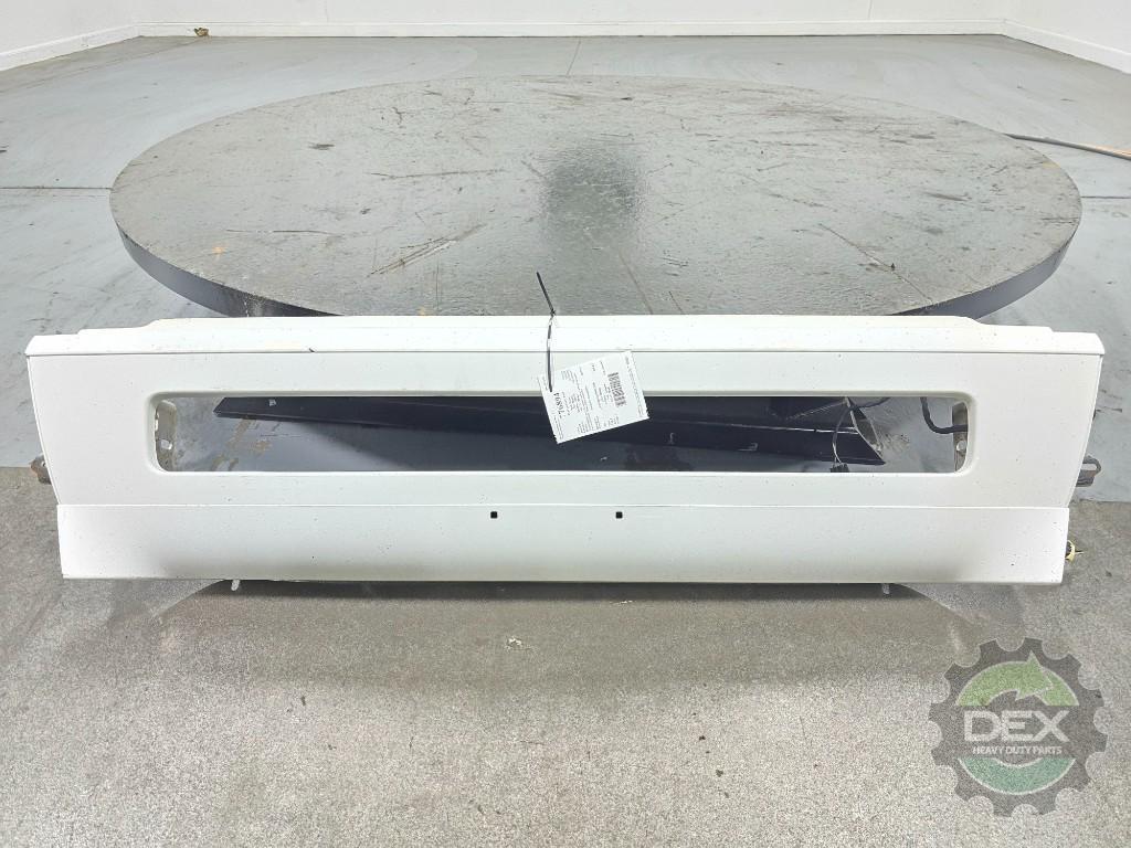Volvo VNL version 2 bumper center section OEM 82728568D2