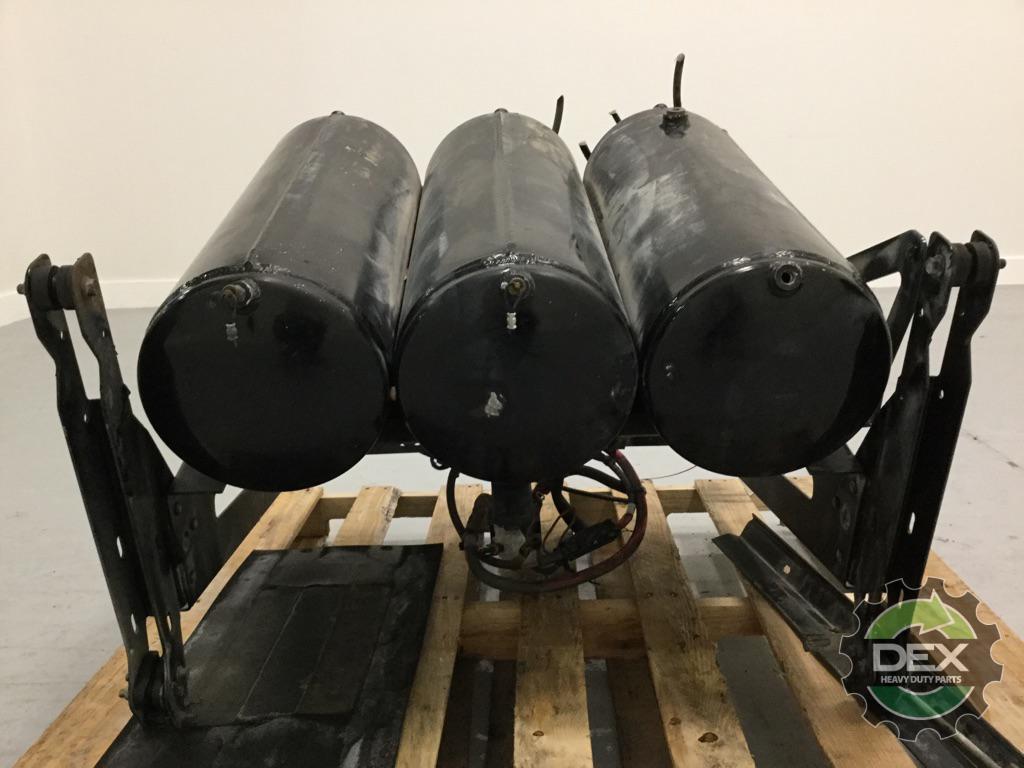 Volvo VNL steel battery box 21043167 with x3 air tanks 2x 21183543