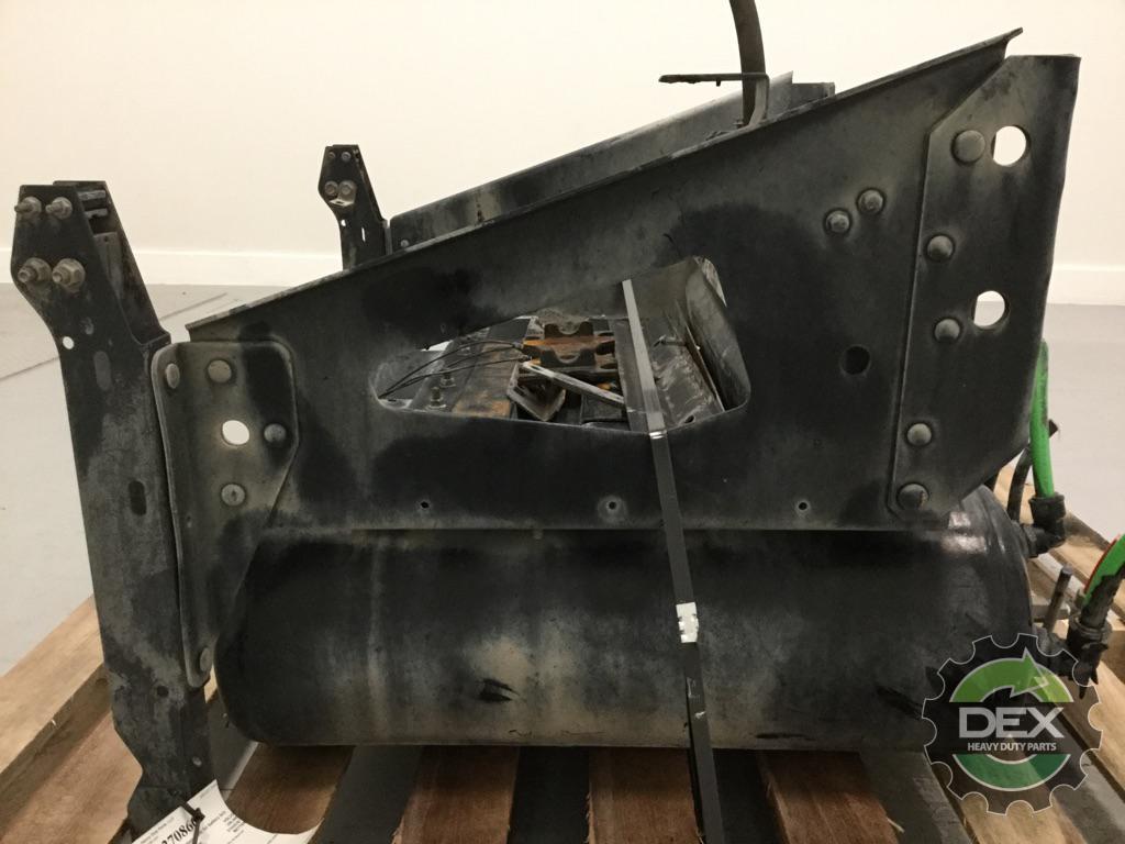 Volvo VNL steel battery box with x3 steel air tanks OEM 21043167D59