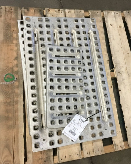 Volvo Complete aluminum cat walk 20559519 OEM - Second Truck Parts