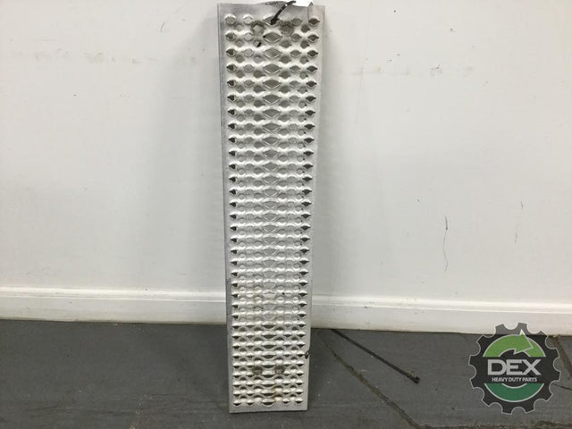 Pete 386 Top cab step OEM - Second Truck Parts
