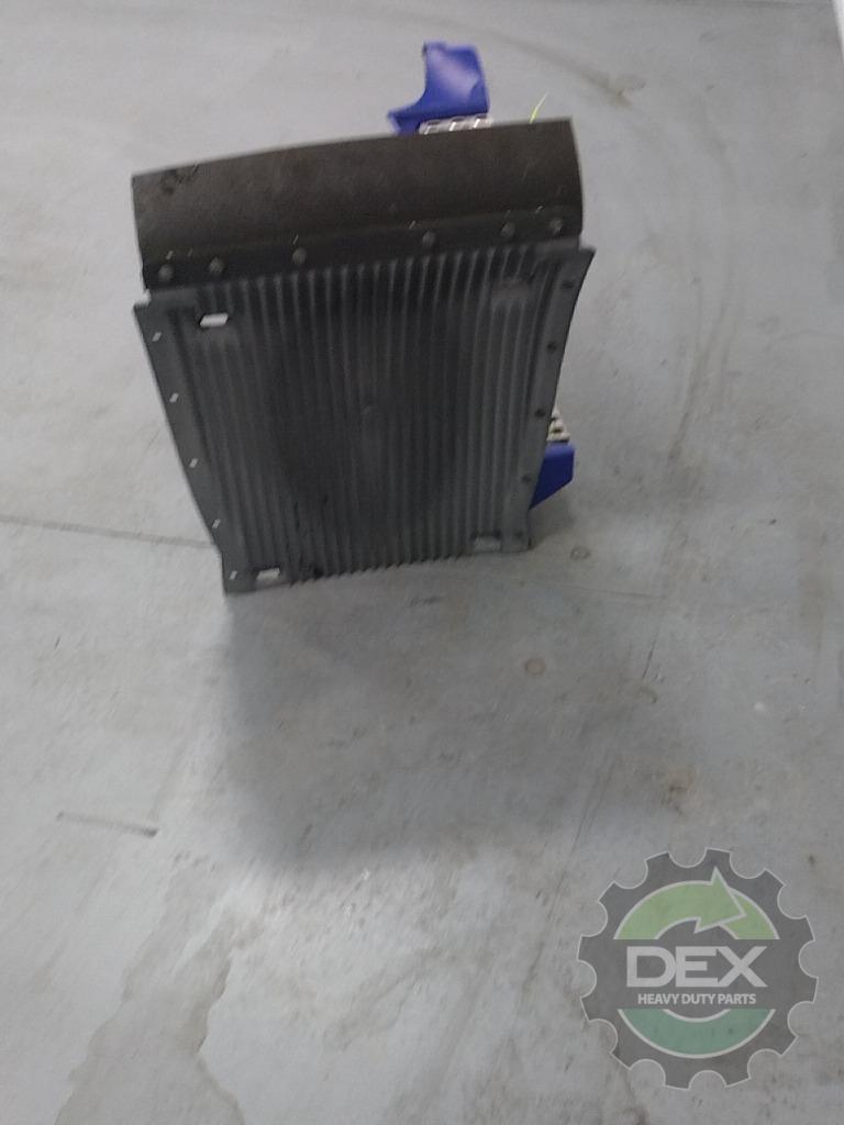 Volvo VNL RH rear chassis fairing with steps OEM 82486803D2