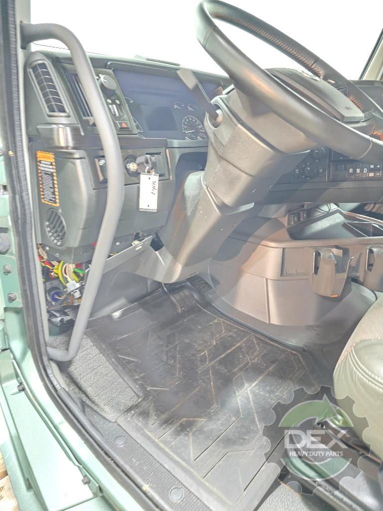 Volvo VNL740 groomed sleeper cab OEM 78517323