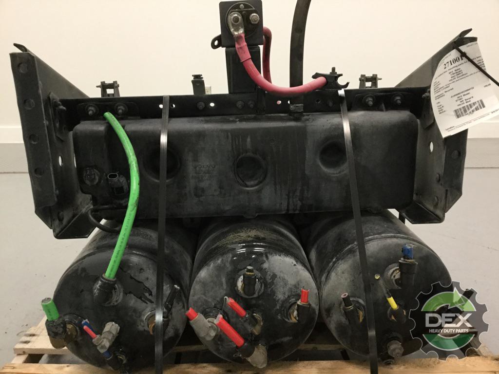 Volvo VNL steel battery box with x3 air tanks 2x 21183543 OEM DDD9
