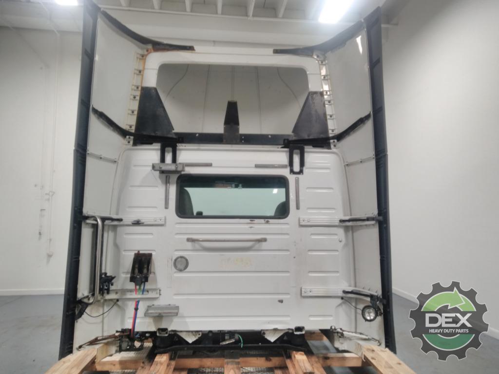 Volvo VNM groomed Daycab OEM 21134493D33