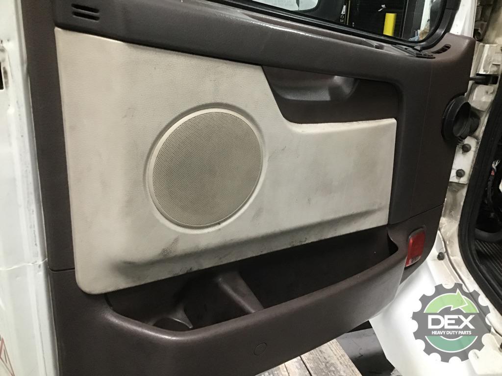 Volvo VNM groomed Daycab OEM 21134493D32