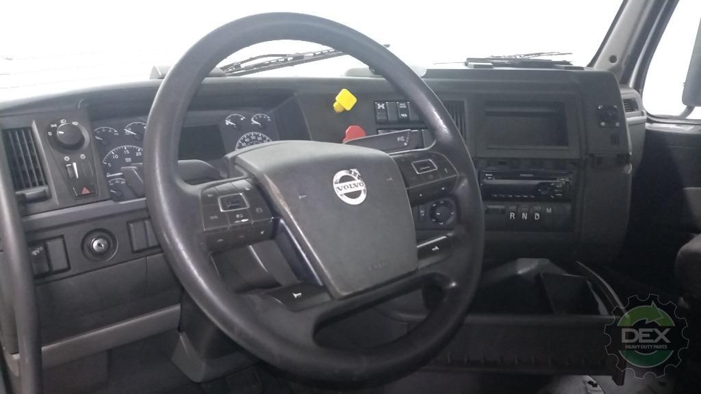 Volvo VNR / L groomed day cab OEM 84748494