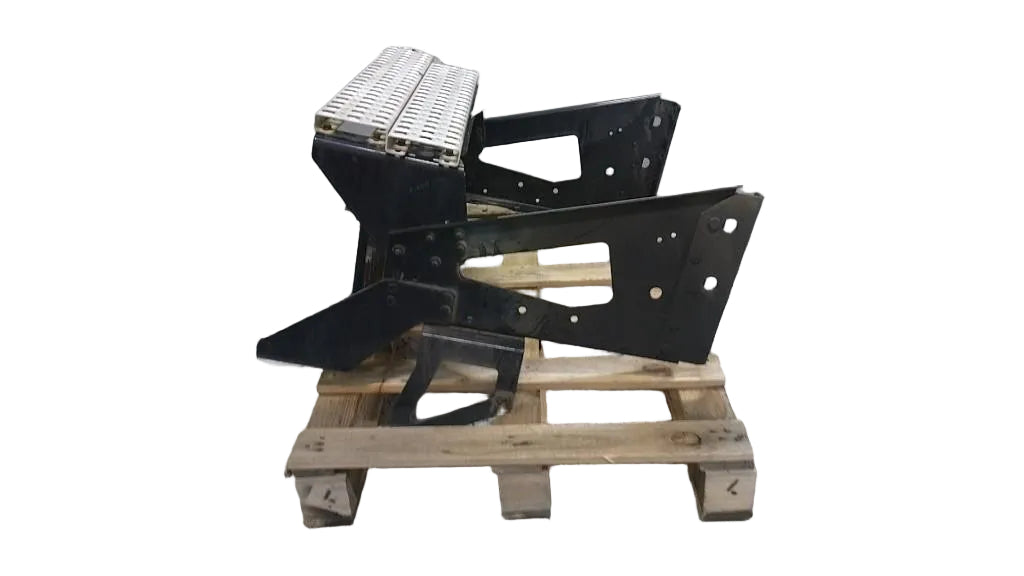 Volvo Frame mounted step and heat shield assembly OEM 21033751 - Second Truck Parts